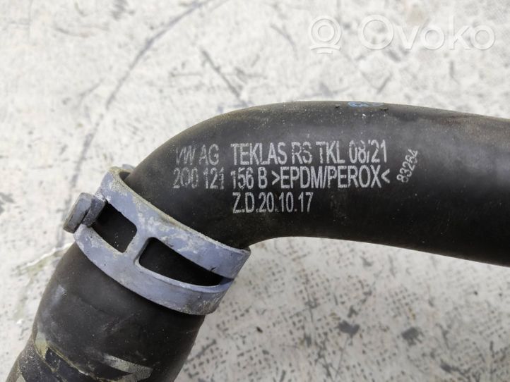 Skoda Kamiq Tuyau de liquide de refroidissement moteur 2Q0121156B