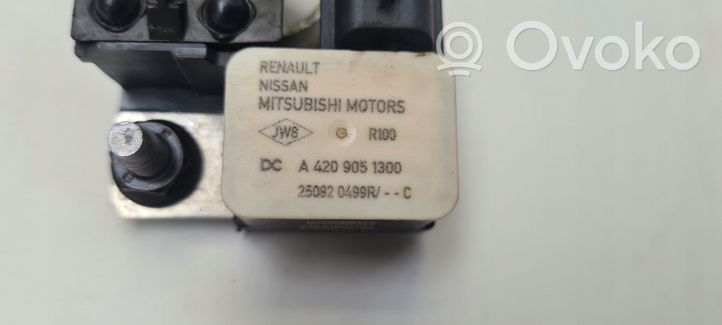Nissan Qashqai J12 Minus / Klema / Przewód akumulatora 250820499R