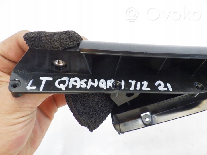 Nissan Qashqai J12 Altro elemento di rivestimento della portiera posteriore 822356UA0A