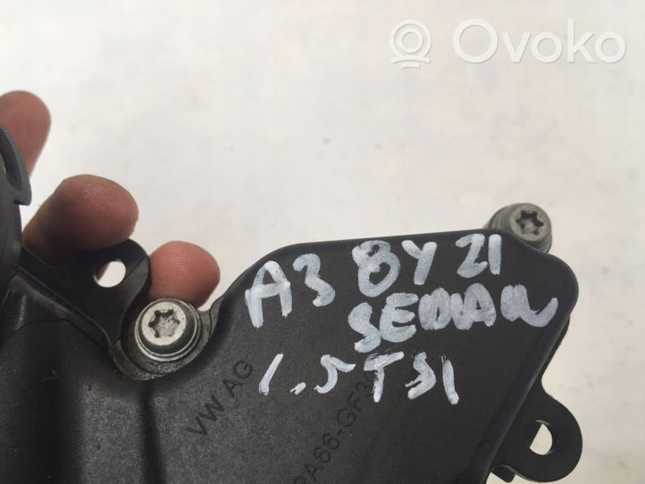 Audi A3 8Y Öljyn huohotinsäiliö 05E103495J