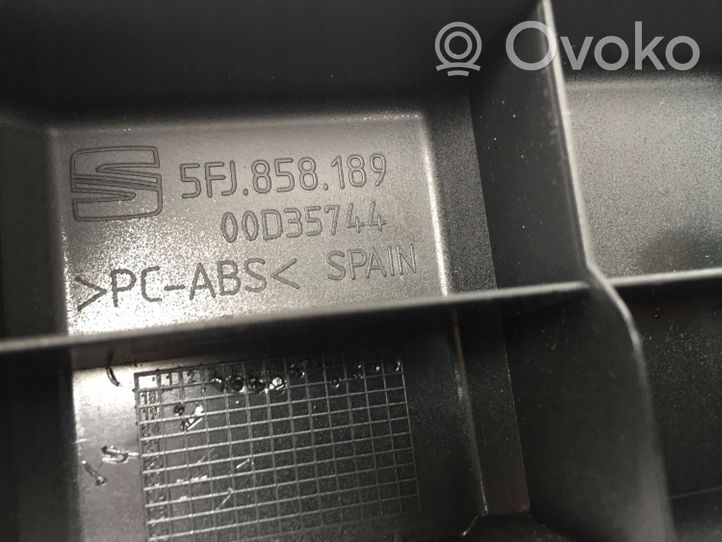 Seat Tarraco Radion/GPS-laitteen pääyksikön kehys 5FJ858189