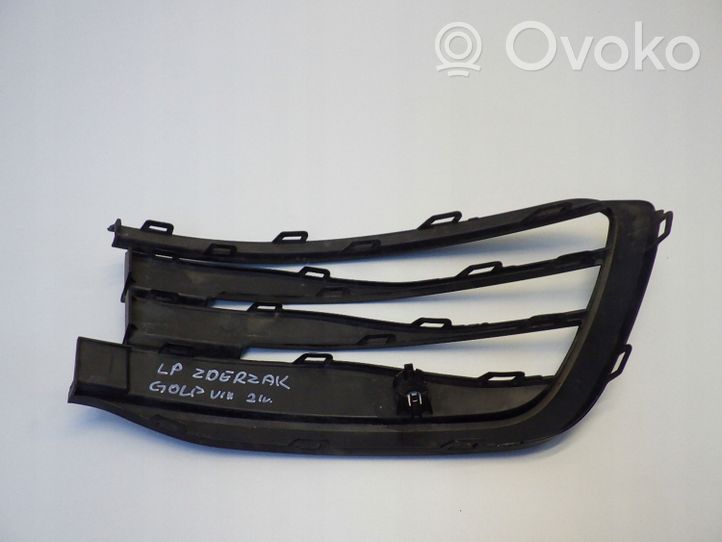 Volkswagen Golf VIII Grille inférieure de pare-chocs avant 5G0853665J