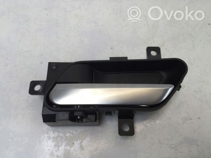 Nissan Qashqai J12 Klamka wewnętrzna drzwi przednich 806716UA0A