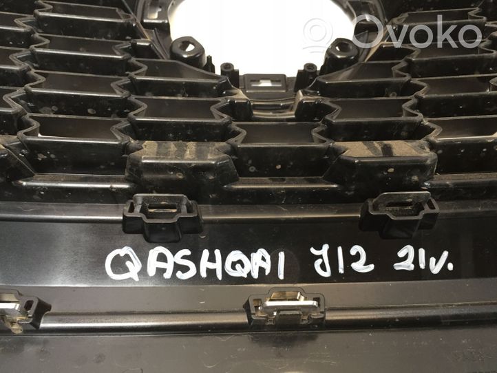 Nissan Qashqai J12 Griglia superiore del radiatore paraurti anteriore 623106UAA