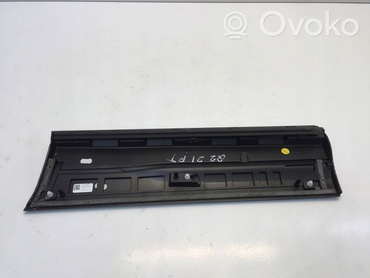 Audi Q2 - Aizmugurē durvju dekoratīvā apdare (moldings) 81A853970A