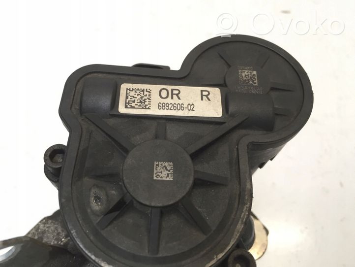 BMW 1 F40 Caliper del freno trasero 6892606