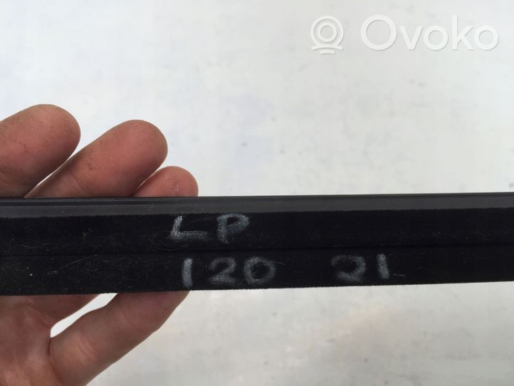 Hyundai i20 (BC3 BI3) Rivestimento modanatura del vetro della portiera anteriore 