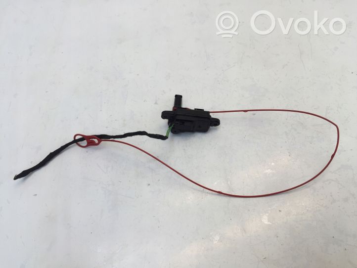 Audi A1 Degalų bako dangtelio spynos varikliukas 8V0862153A