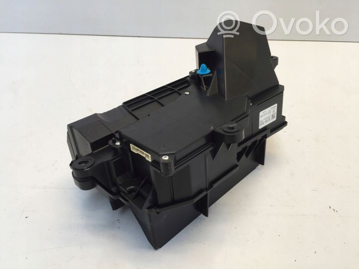 Lexus UX Wyświetlacz Head Up 8310876020