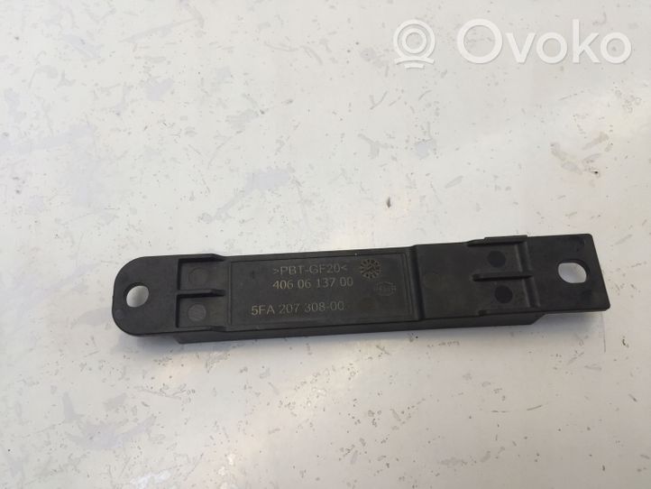 Mercedes-Benz A W177 Antenas pastiprinātājs A1679054700