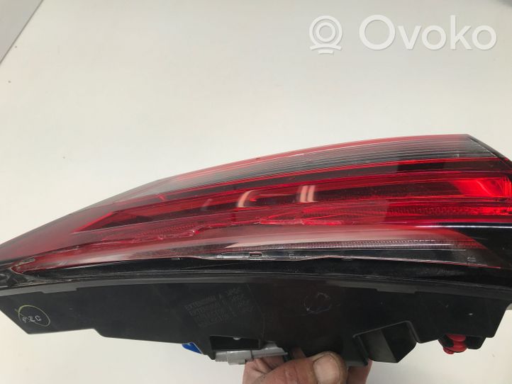 Nissan Qashqai J12 Lampy tylnej klapy bagażnika 20159004