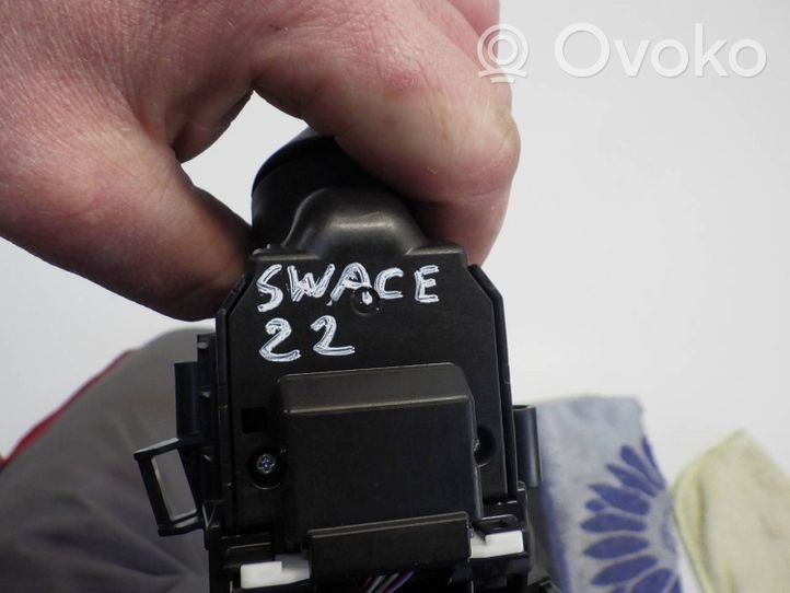 Suzuki Swace Bouton interrupteur de commande d'essuie-glace de phare 02A50-17J16