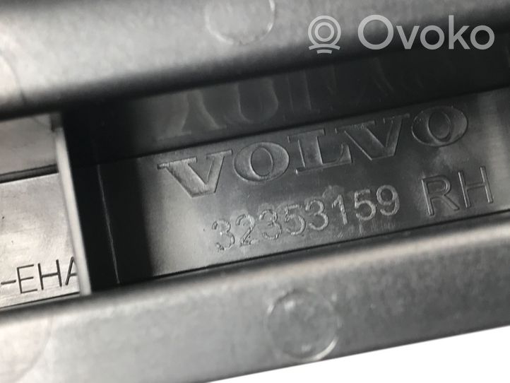 Volvo XC40 Zaczep / Uchwyt bagażnika 32353159