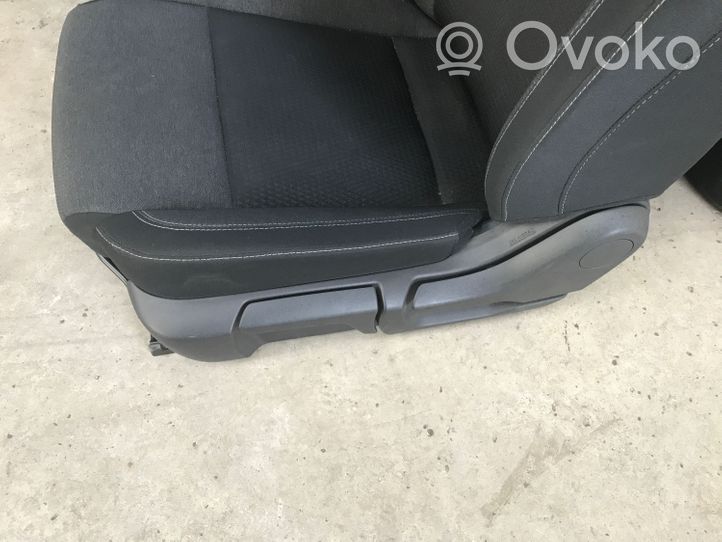 Nissan Qashqai J12 Fotele / Kanapa / Komplet 