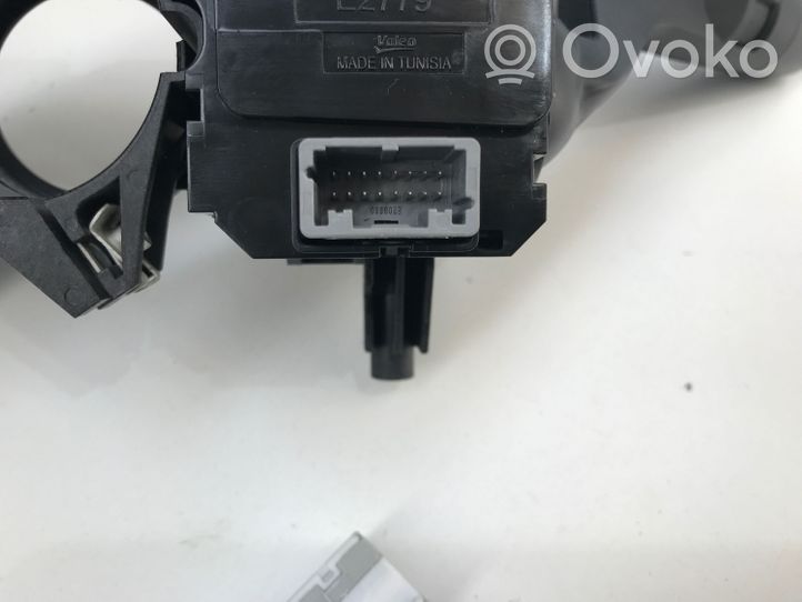 Nissan Qashqai J12 Leva/interruttore dell’indicatore di direzione e tergicristallo J121020067