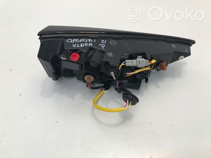 Nissan Qashqai J12 Lampy tylnej klapy bagażnika 2268D03F