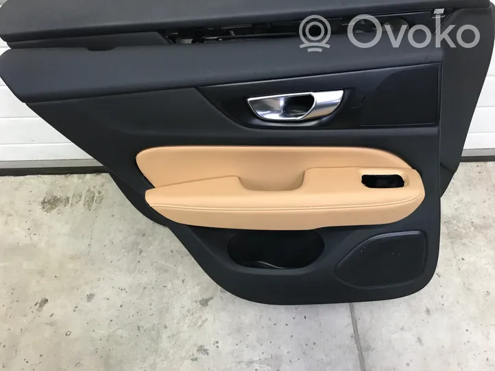 Volvo V60 Istuimien ja ovien verhoilusarja 
