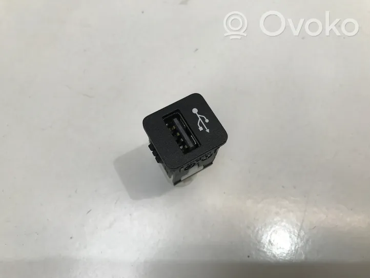 BMW 4 G22 G23 G24 G26 Gniazdo / Złącze USB 9229294