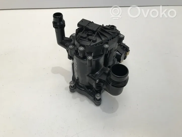 BMW 4 G22 G23 G24 G26 Termostat / Obudowa termostatu 8642559