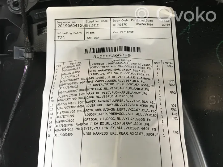 Mercedes-Benz GLE W167 Dvidurio galinių vietų šoninis apdailos skydas A1677373700