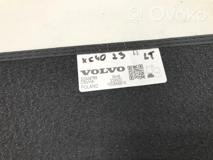 Volvo XC40 Rear floor mat 32328788