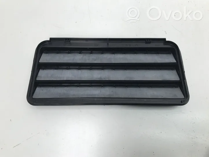 Tesla Model Y Válvula de presión del panel lateral trasero 109875100C