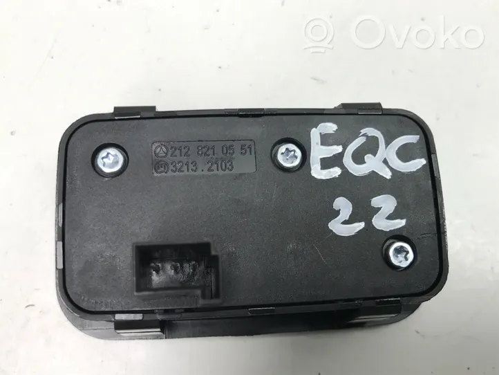 Mercedes-Benz EQC Przycisk otwierania klapy bagażnika A2128210551