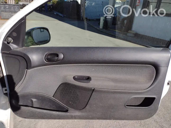 Peugeot 206+ Etuoven ikkunan nostin moottorilla 