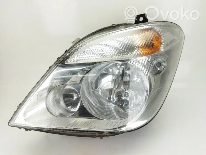 Mercedes-Benz Sprinter W906 Lampa przednia A9068200161