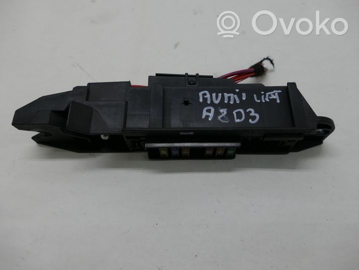 Audi A8 S8 D3 4E Sulakemoduuli 4F0941824F