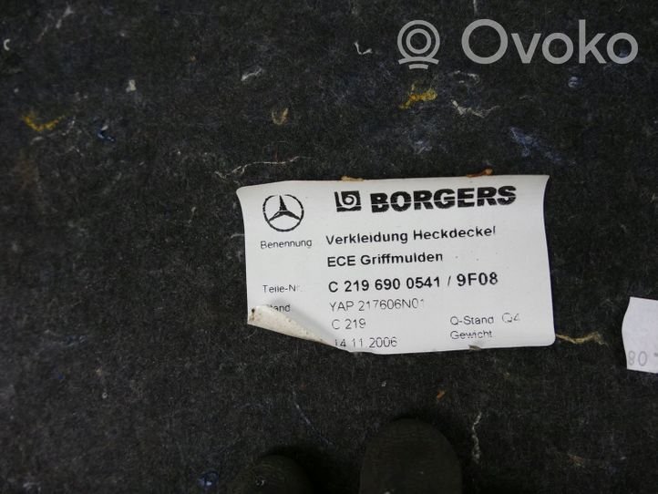 Mercedes-Benz CLS C219 Alfombra revestimiento del maletero/compartimiento de carga A2116941425