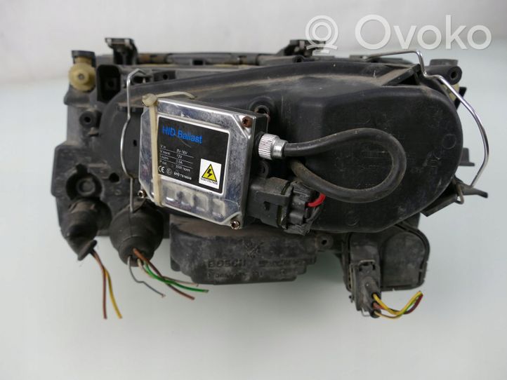 Audi A8 S8 D2 4D Lampa przednia 1305235231