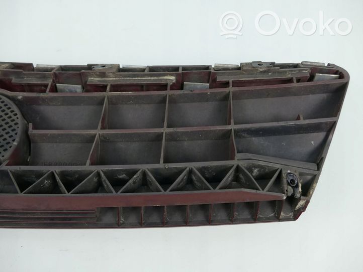 Mercedes-Benz A W168 Maskownica / Grill / Atrapa górna chłodnicy 1688800083