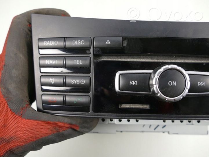 Mercedes-Benz E A207 Radio/CD/DVD/GPS-pääyksikkö A2129005327