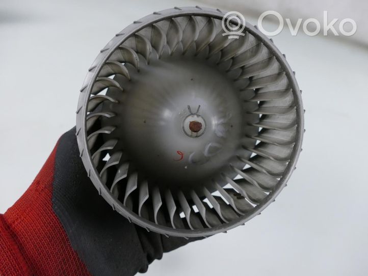 Audi A8 S8 D3 4E Ventola riscaldamento/ventilatore abitacolo 0130111047