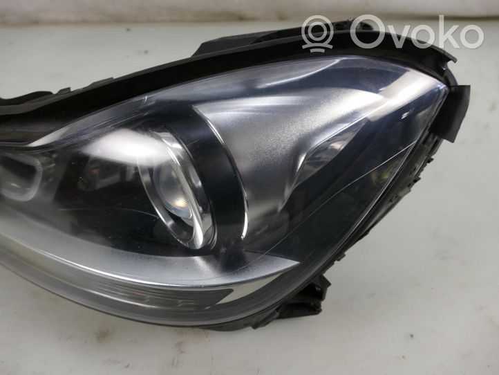 Mercedes-Benz C W204 Lampa przednia A2048208139