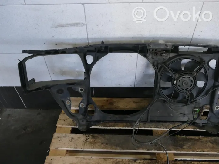 Audi A4 S4 B5 8D Soporte de montaje del radiador 8D0805594A