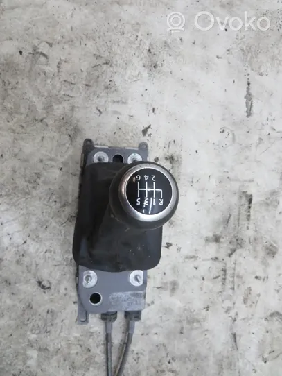 Volkswagen PASSAT B7 Gear selector/shifter in gearbox 3C0711049AE