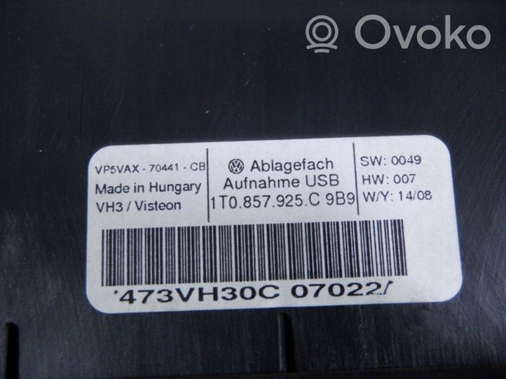 Volkswagen Touran I USB-pistokeliitin 1T0857925C