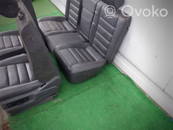 Volkswagen Touareg I Sėdynių komplektas 