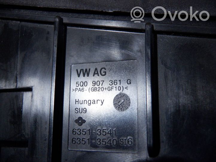 Volkswagen Golf VII Tapa de caja de fusibles 5Q0907361G