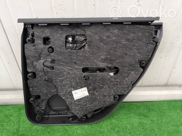 Audi Q7 4M Takaoven verhoilu 4M0867305F