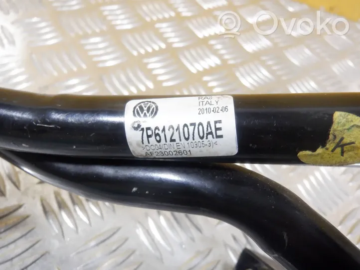 Volkswagen Touareg II Tuyau de liquide de refroidissement moteur 7P6121070AE