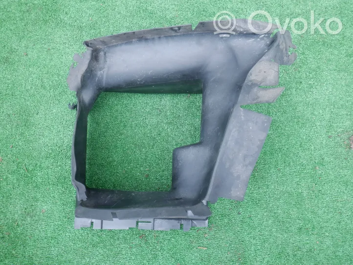 Audi Q7 4M Prowadnica powietrza intercoolera 4M0145333C