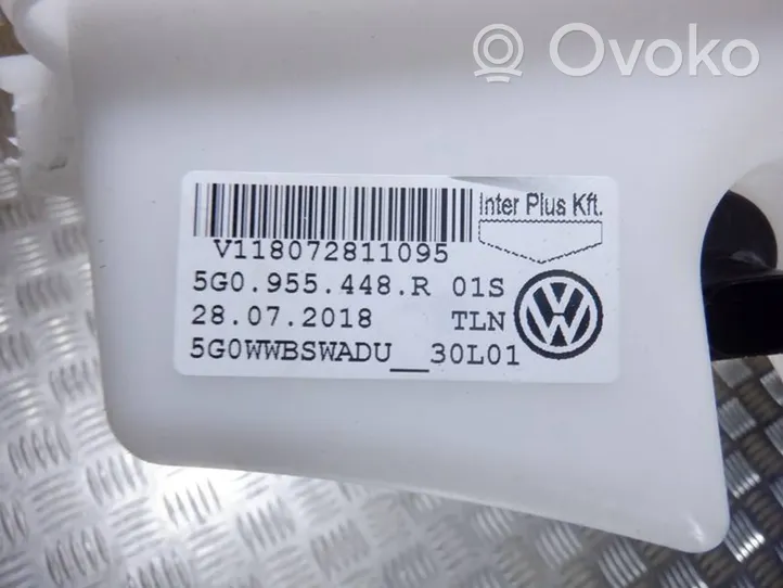 Volkswagen Golf VII Zbiornik płynu do spryskiwaczy szyby przedniej / czołowej 5G0955448R