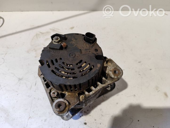 Volkswagen PASSAT B5 Generatore/alternatore 028903029E