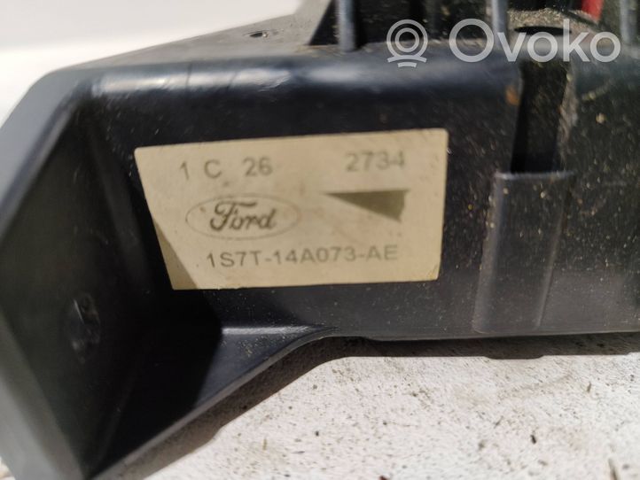 Ford Mondeo Mk III Ramka / Moduł bezpieczników 1S7T14A073AE