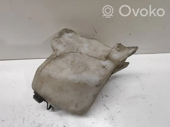 Subaru Impreza I Réservoir de liquide lave-glace E13010649