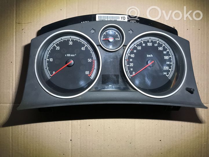 Opel Zafira B Spidometrs (instrumentu panelī) 13309003