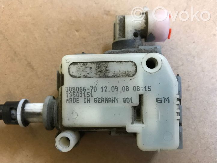 Opel Insignia A Verrouillage du bouchon du réservoir de carburant 13501151